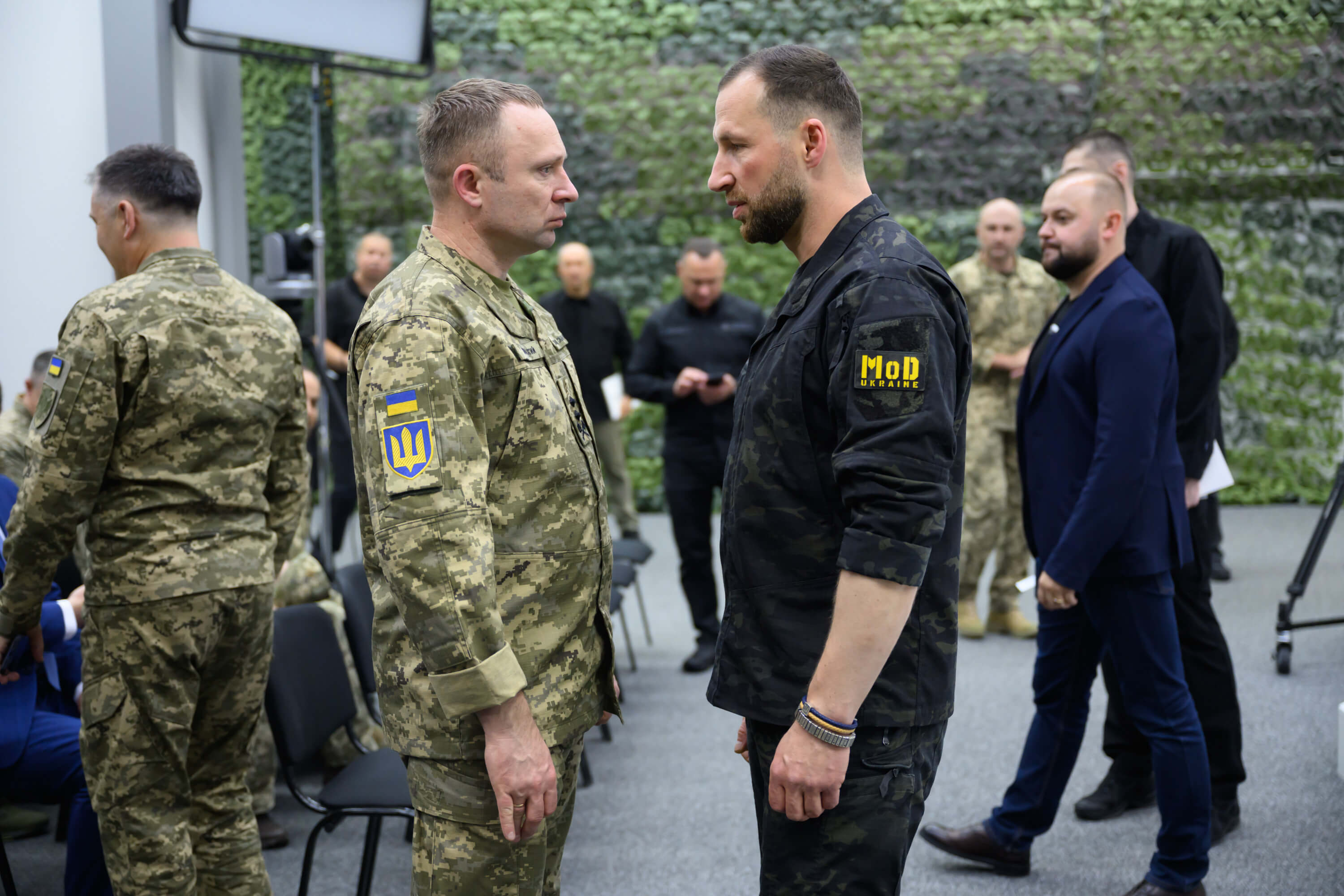 Mykhailo Drapatyi, Yevhenii Khmara