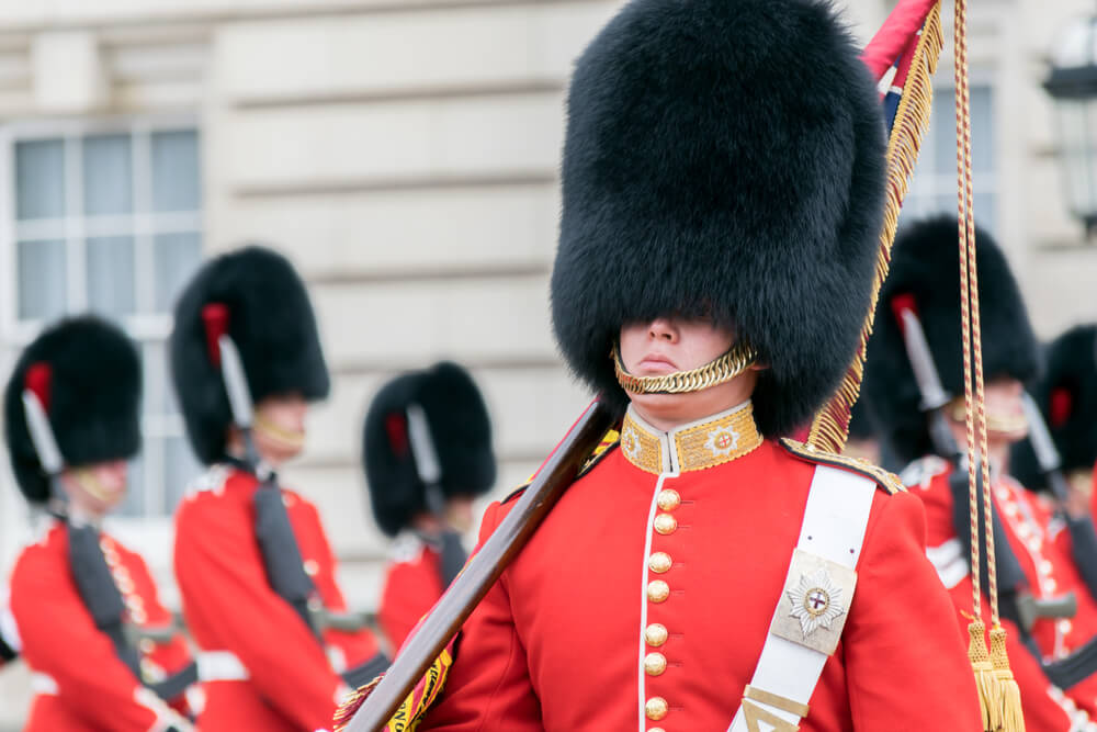 Guard Buckingham Palace