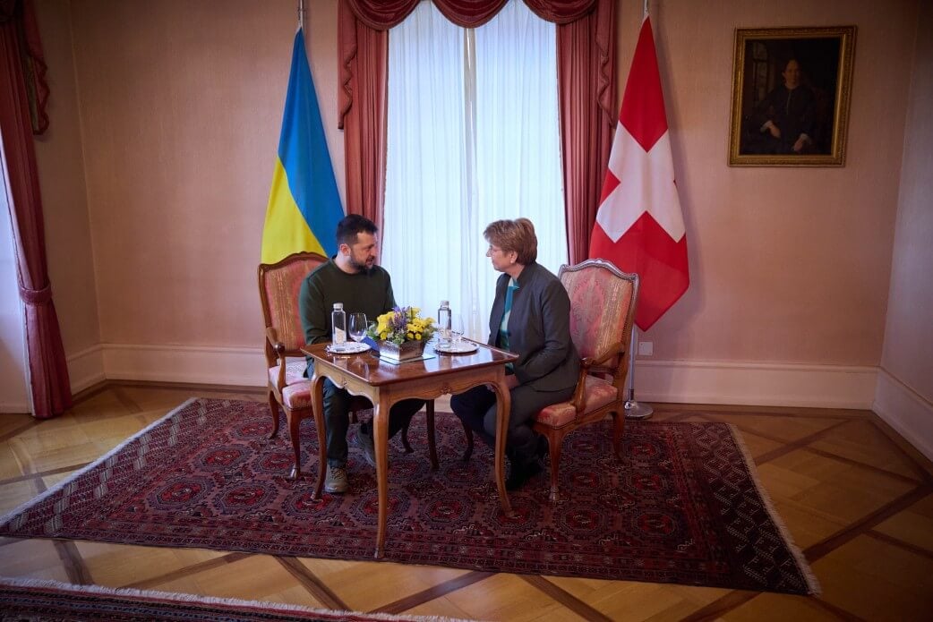 Volodymyr Zelensky with Viola Amherd