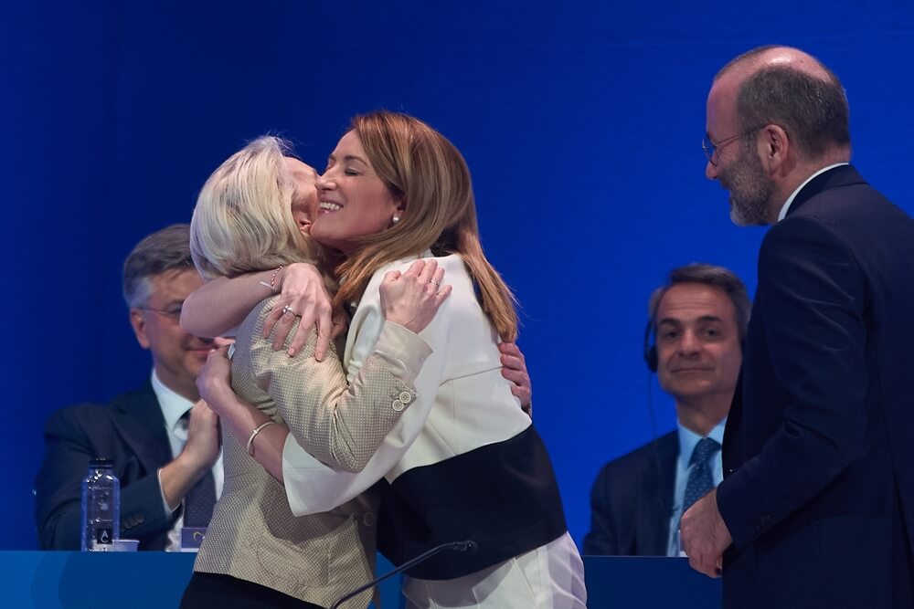 Ursula von der Leyen with Roberta Metsola