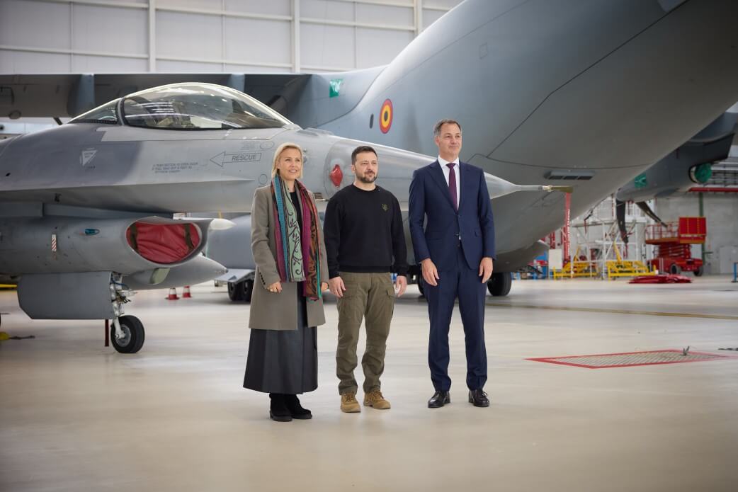 Volodymyr Zelensky F-16