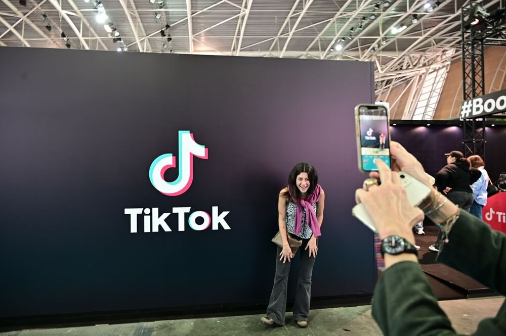 TikTok Banner