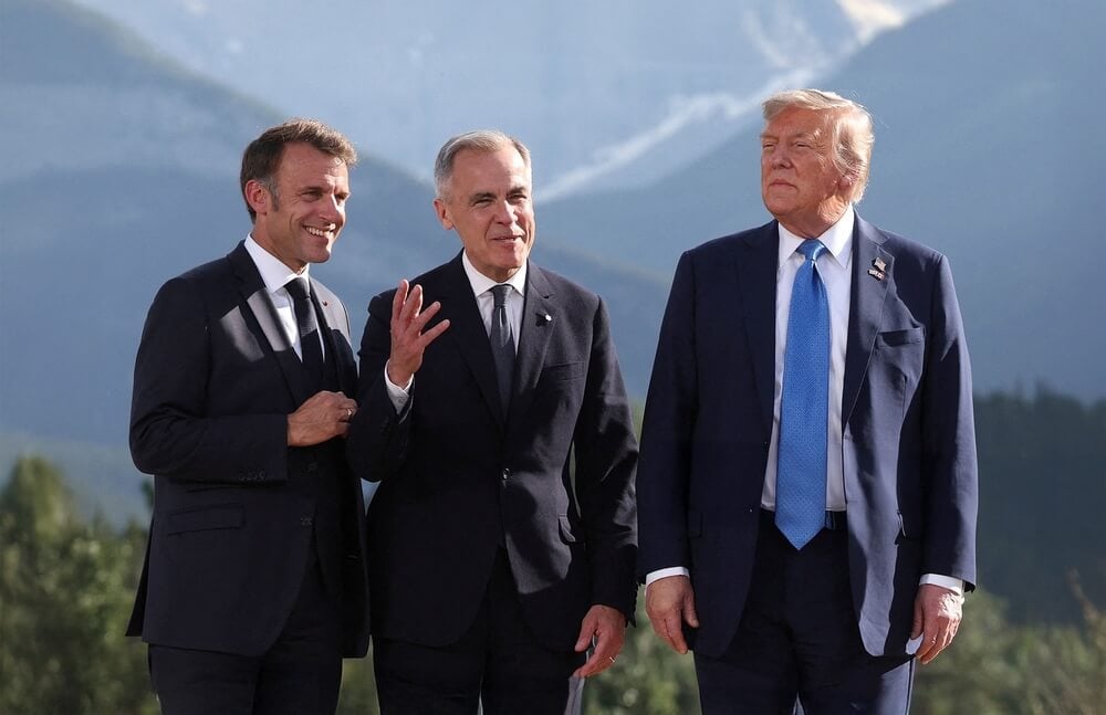 Emmanuel Macron, Mark Carney, Donald Trump