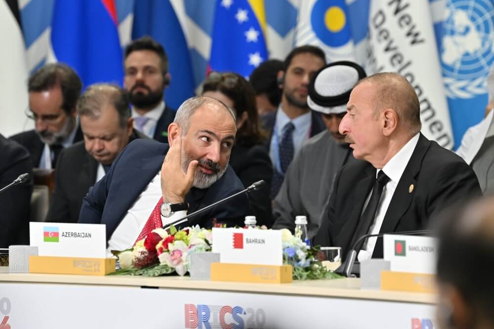 Nikel Pashinyan, Ilham Aliyev