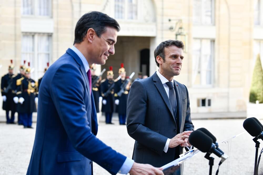 Pedro Sanchez, Emmanuel Macron