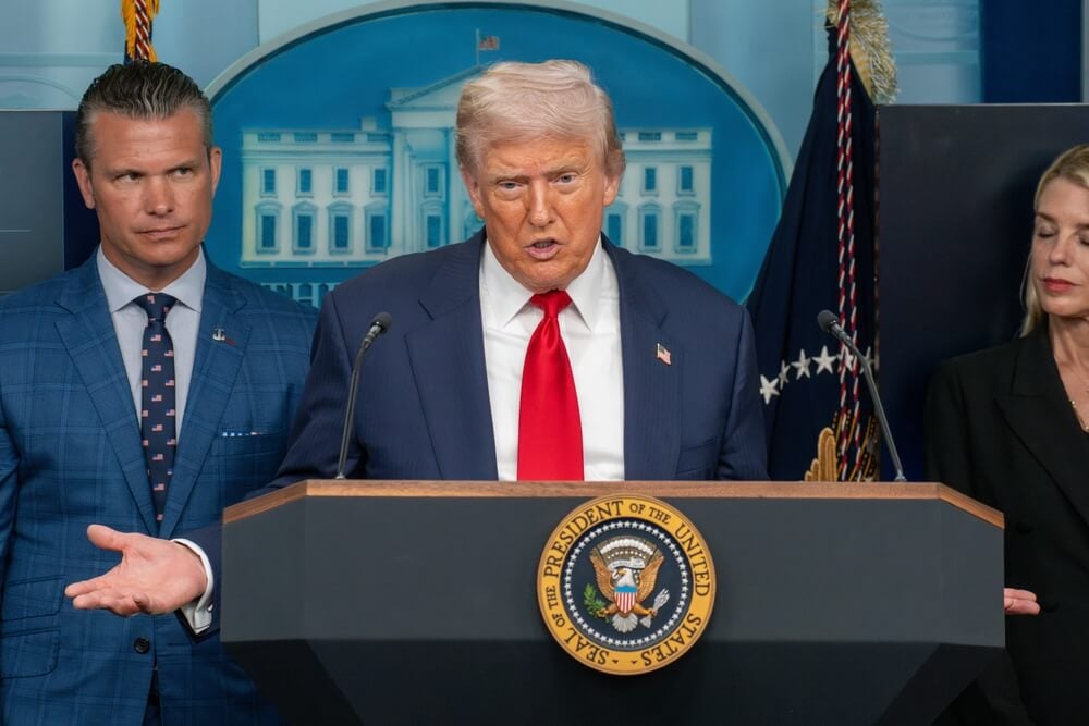 Donald Trump, Pete Hegseth