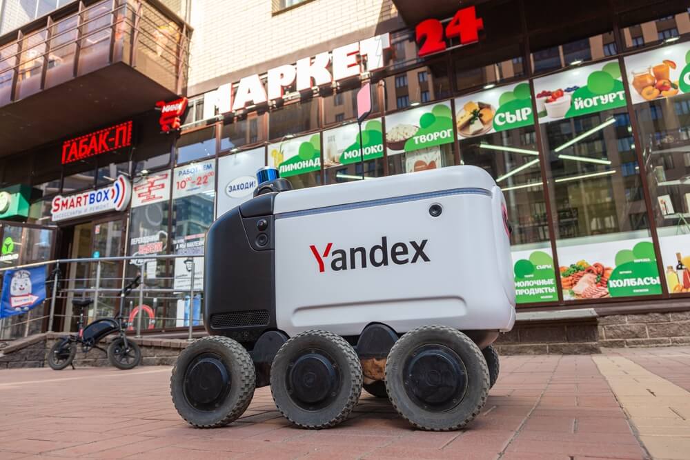 Yandex Delivery Robot